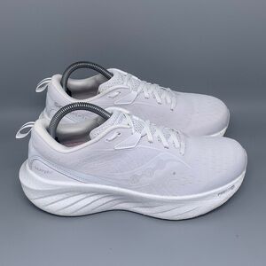 Saucony Triumph 21 S10964-203 All White Running Shoes Women’s Sz 8.5 EU 40